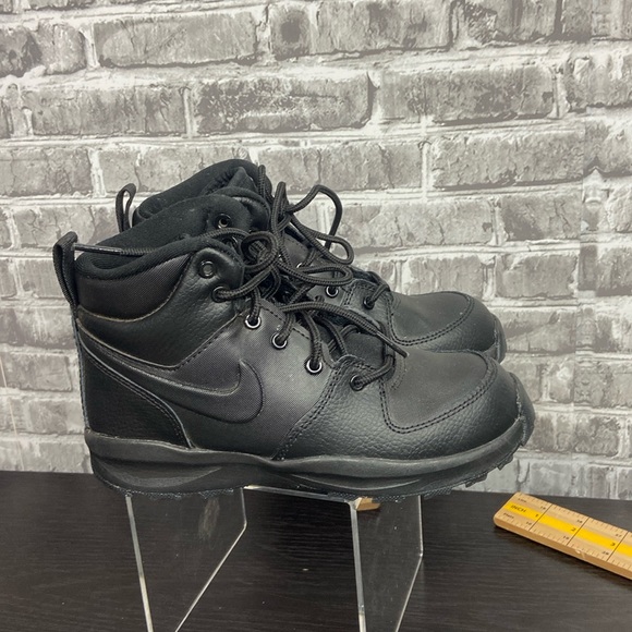 Nike - Picture 2 of 10